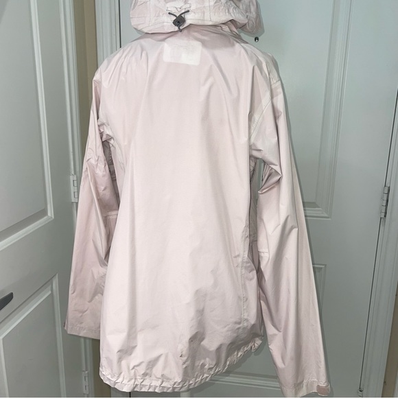 Patagonia Water Proof Jacket - Picture 2 of 16